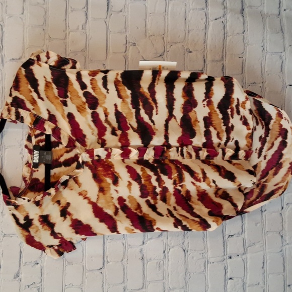 Dkny Tops - DKNY NWT SIZE SMALL